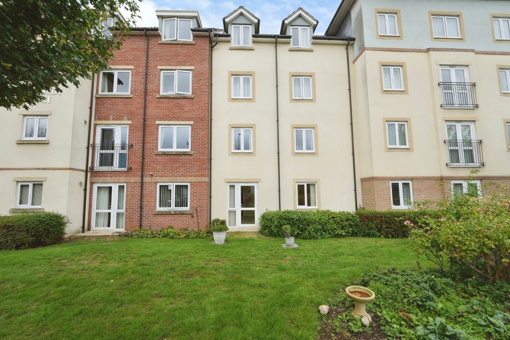 Property photo 1 of 18