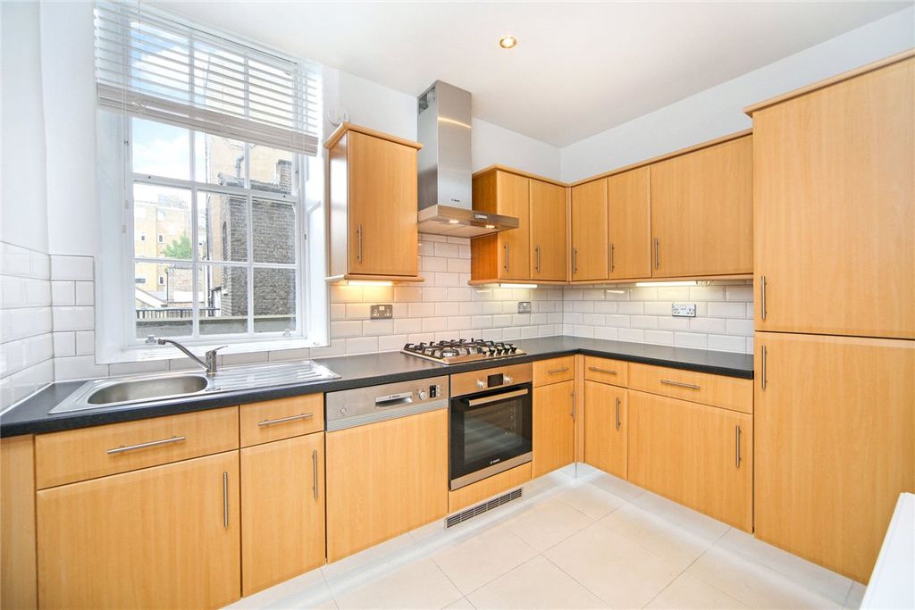 Property photo 3 of 7 Picture No. 35