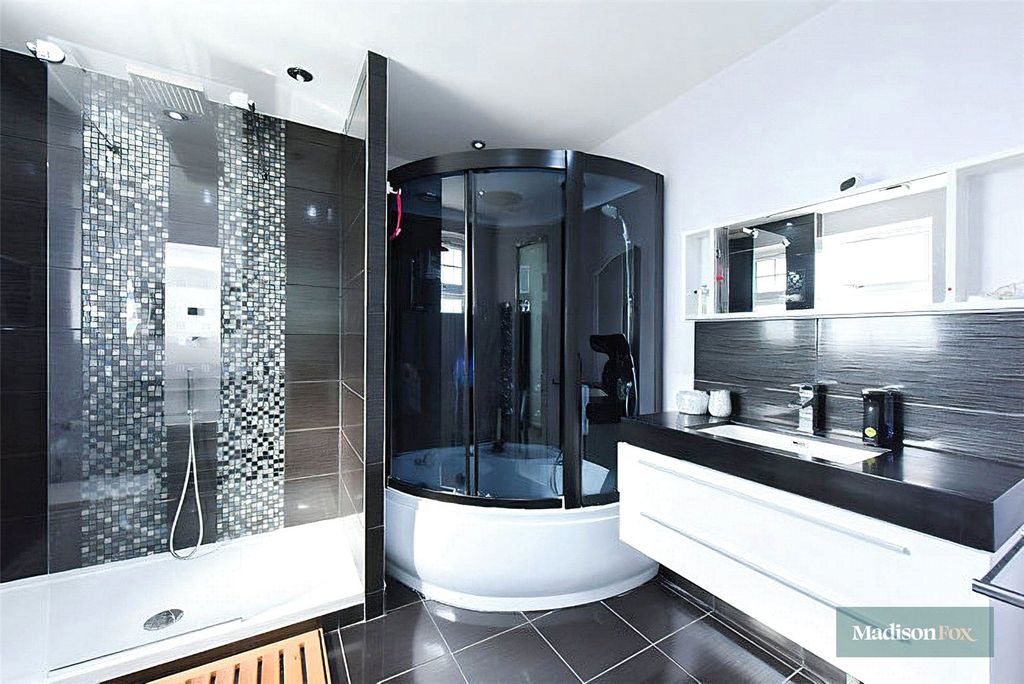 Additional image 19 of 5 bed property to rentTomswood Road, Chigwell, Essex IG7