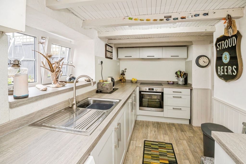 Property photo 2 of 26 Pbox-Img.Jpg