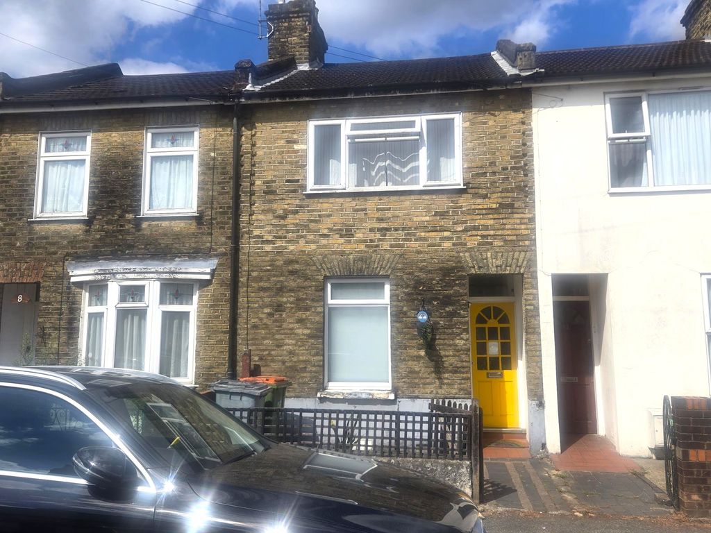Property photo 1 of 2