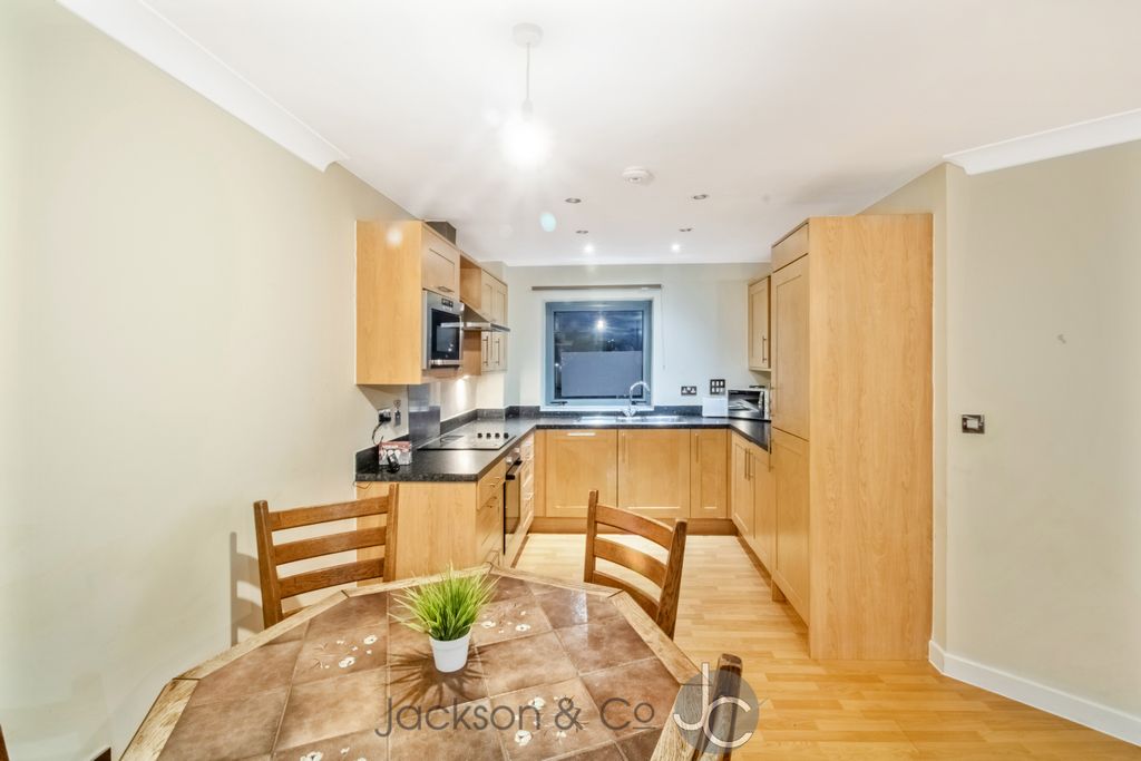 Property photo 3 of 7 4