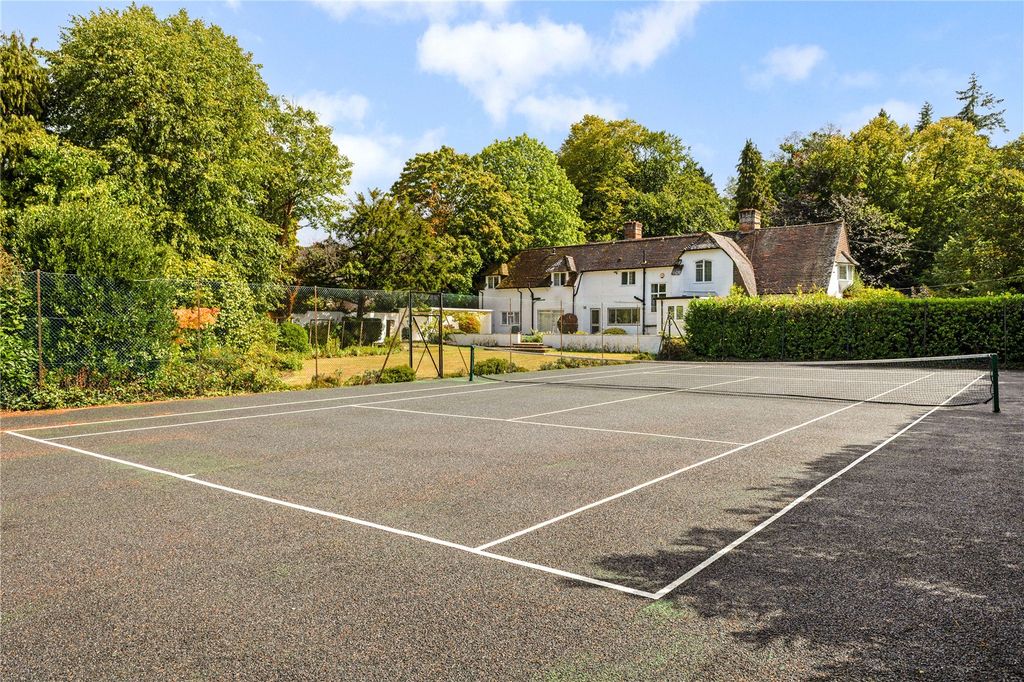 Property photo 2 of 15 Tennis Court
