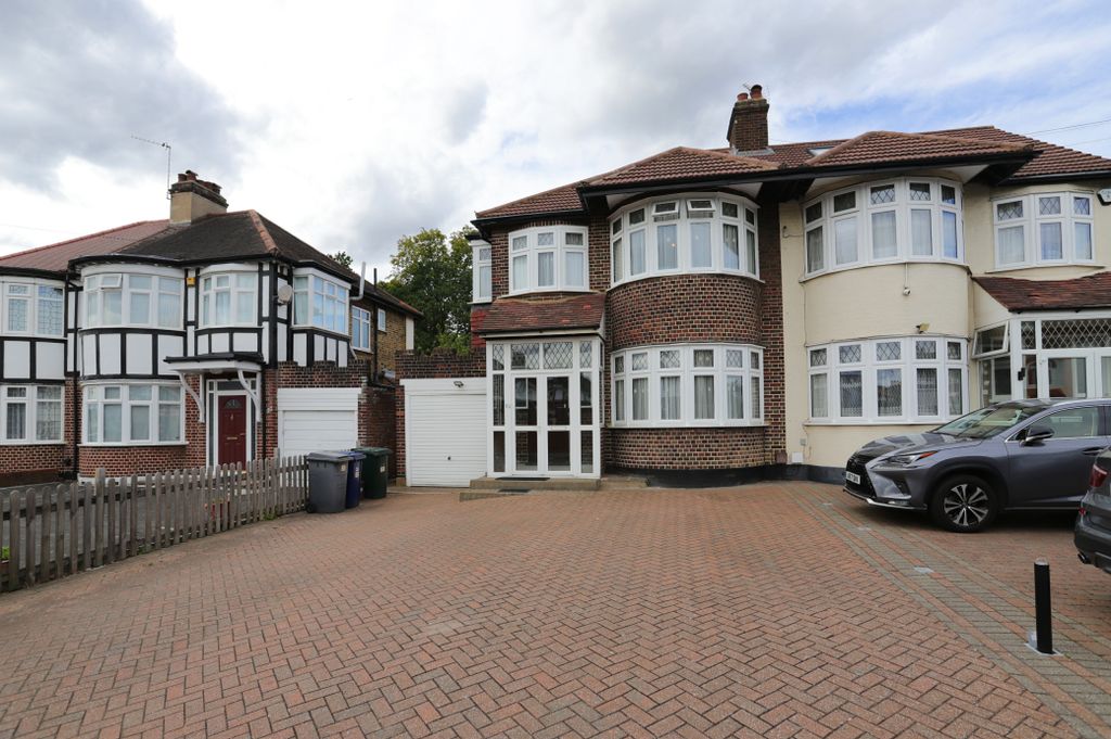 Property photo 1 of 11 10