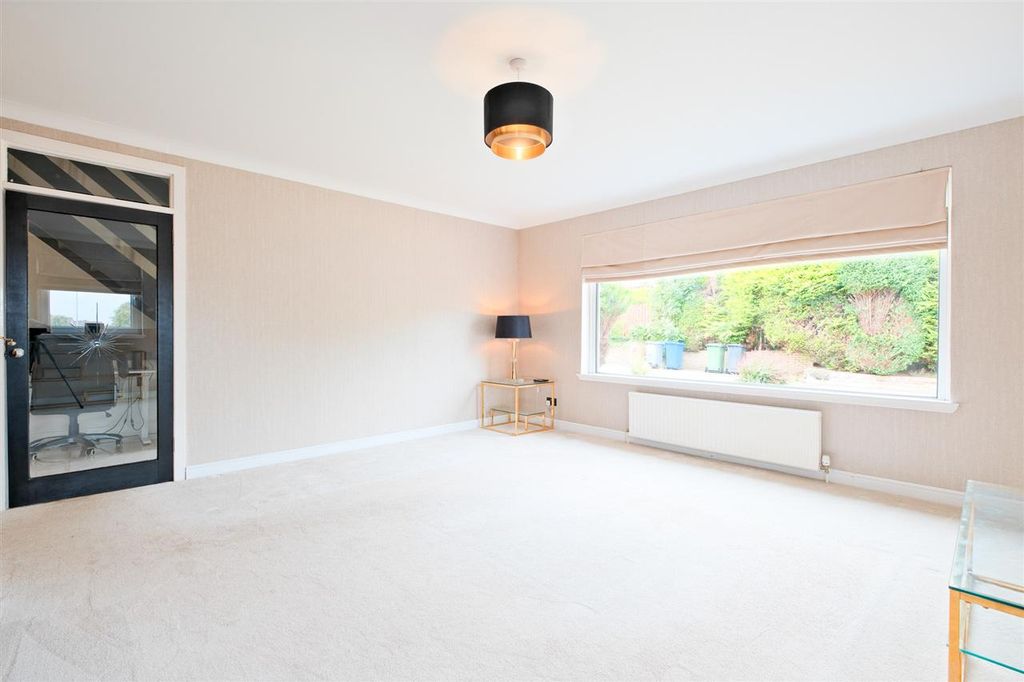 Property photo 3 of 32
