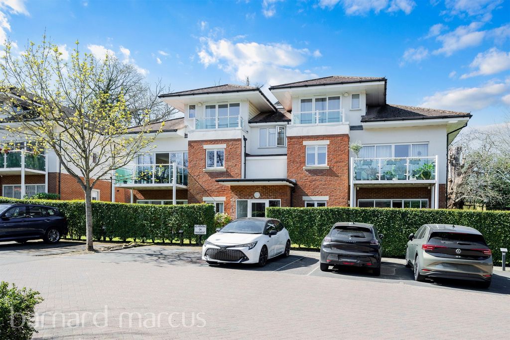 Property photo 2 of 9