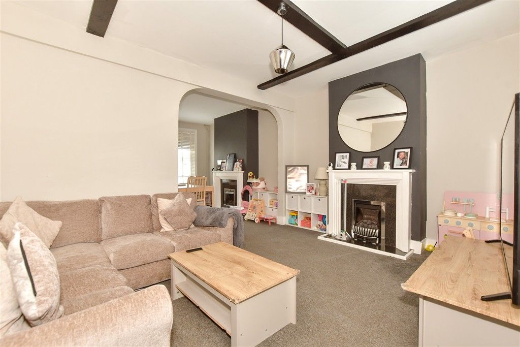 Property photo 3 of 12 Lounge