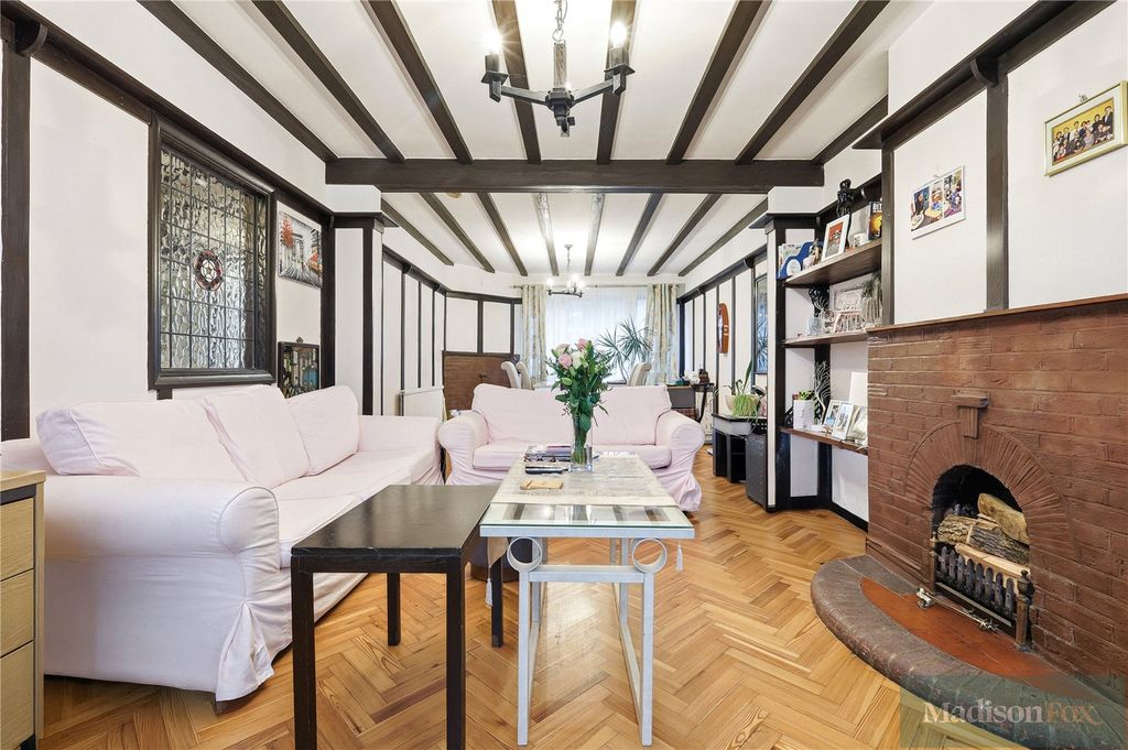 Property photo 3 of 37 Picture No. 32