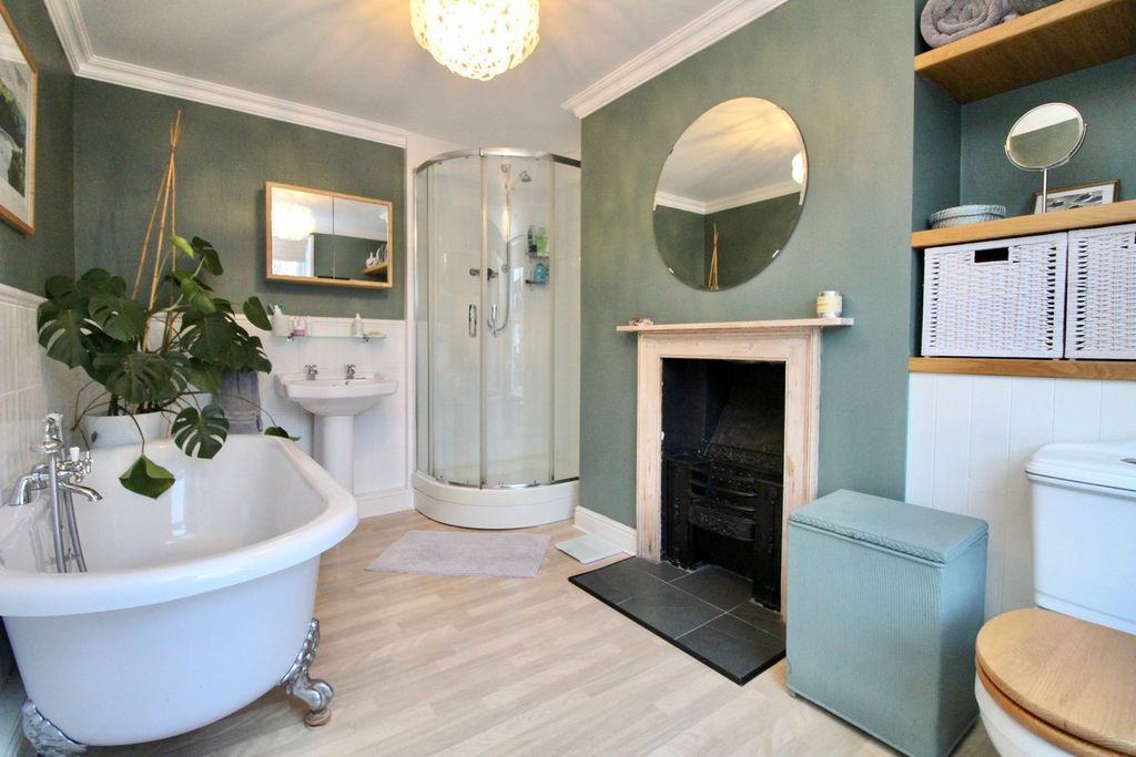 Property photo 3 of 19