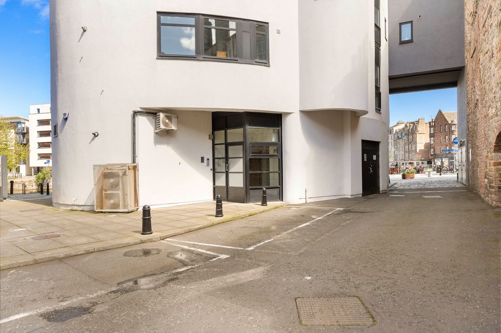 Property photo 1 of 31
