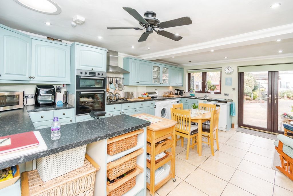 Property photo 3 of 20 Pbox-Img.Jpg