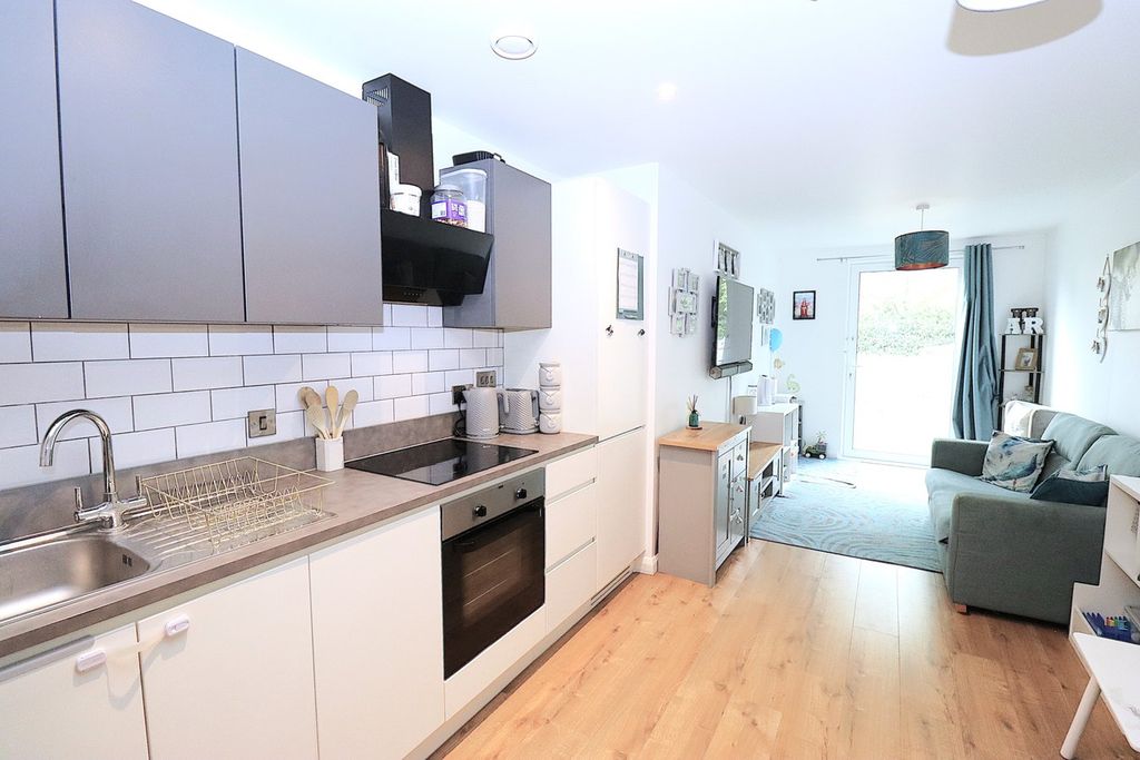Property photo 3 of 15