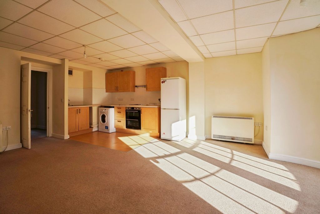 Property photo 3 of 8 Pbox-Img.Jpg
