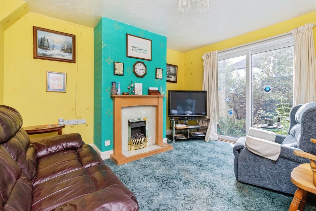 Property photo 2 of 17 Photo