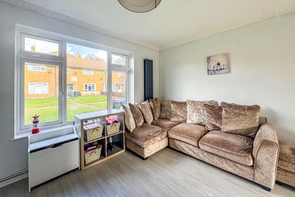 Property photo 2 of 21 Lounge