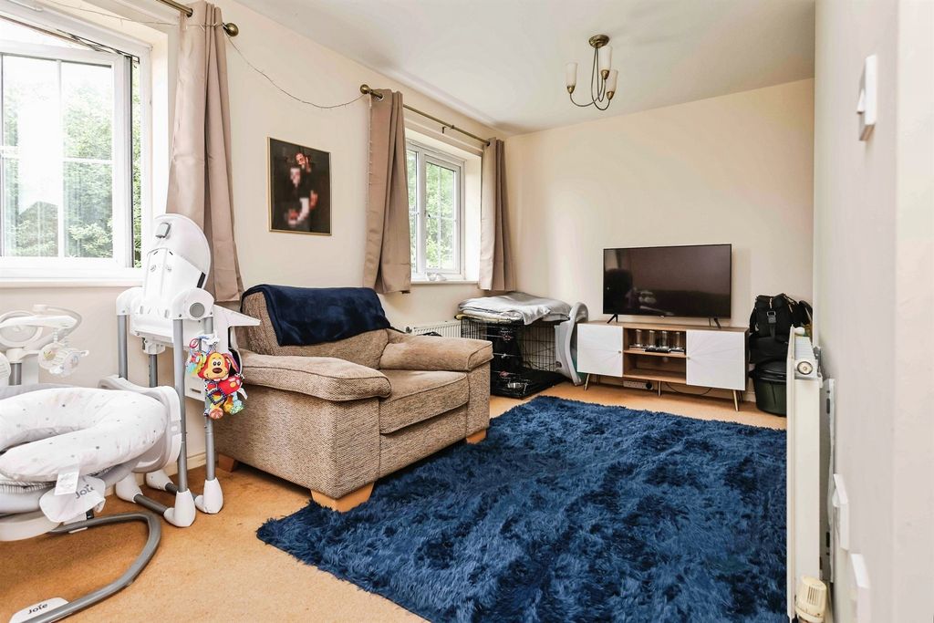 Property photo 2 of 12
