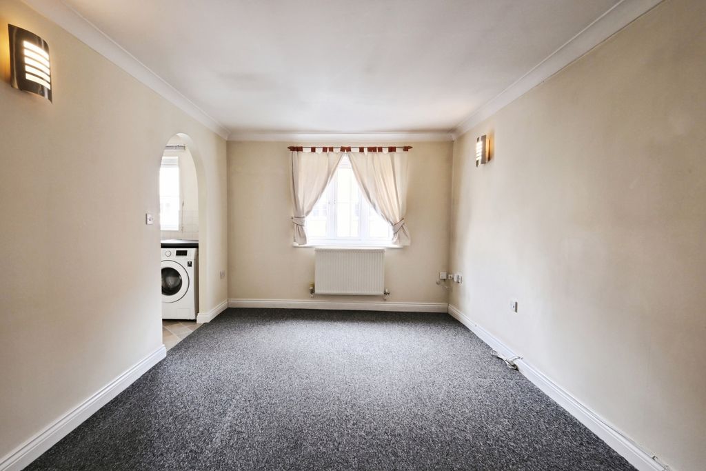 Property photo 3 of 12 Pbox-Img.Jpg
