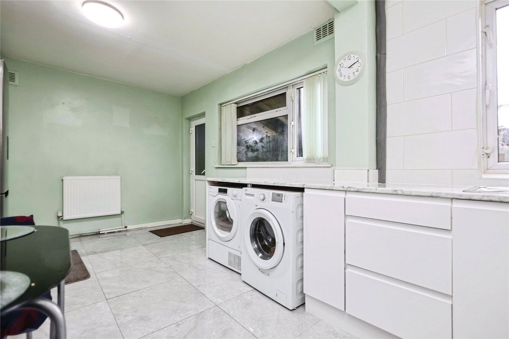 Property photo 3 of 18 Picture No. 23