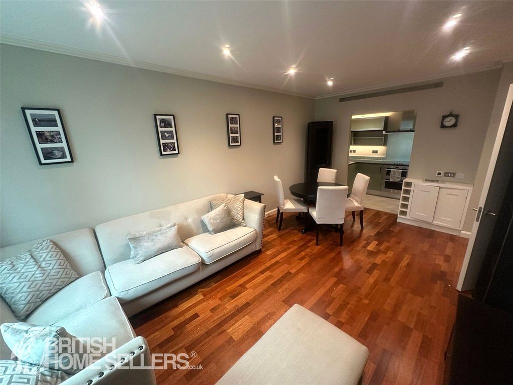 Property photo 3 of 21 Picture No. 35