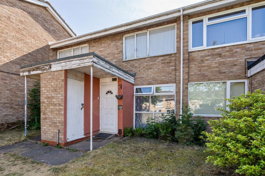Property photo 1 of 9 26 Merryfield Close_5.Jpg