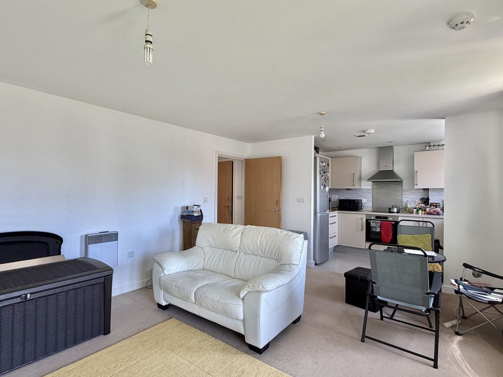 Property photo 2 of 8