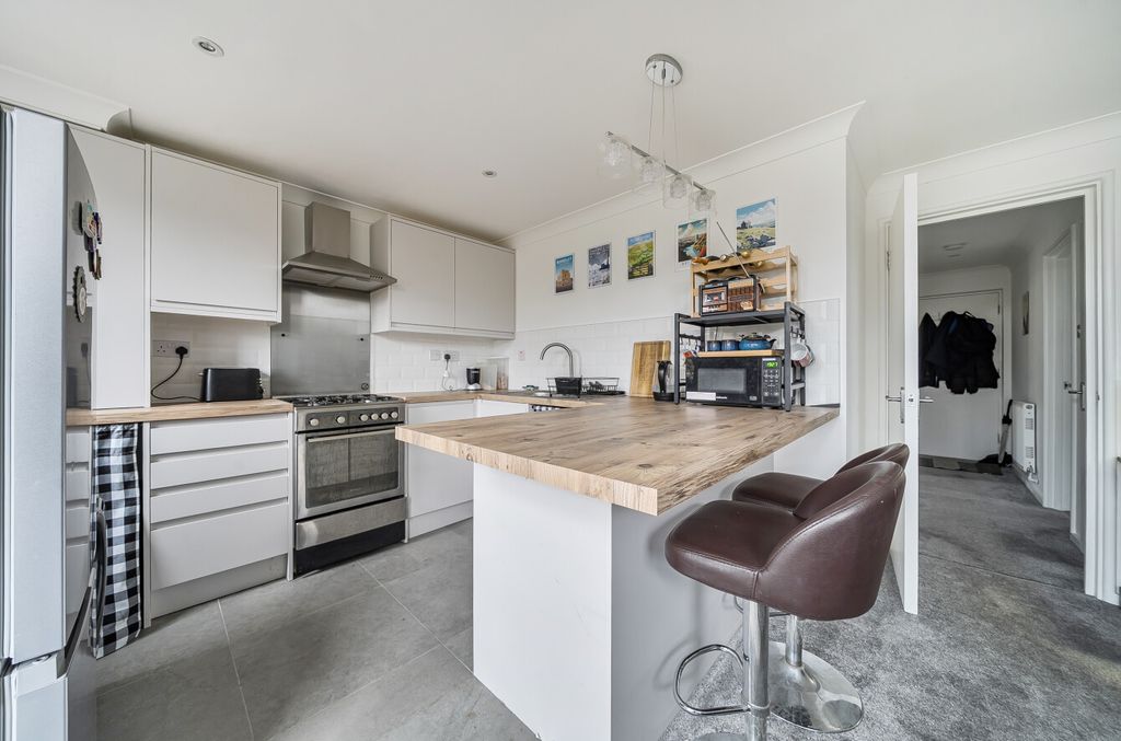 Property photo 3 of 14 Kitchen1