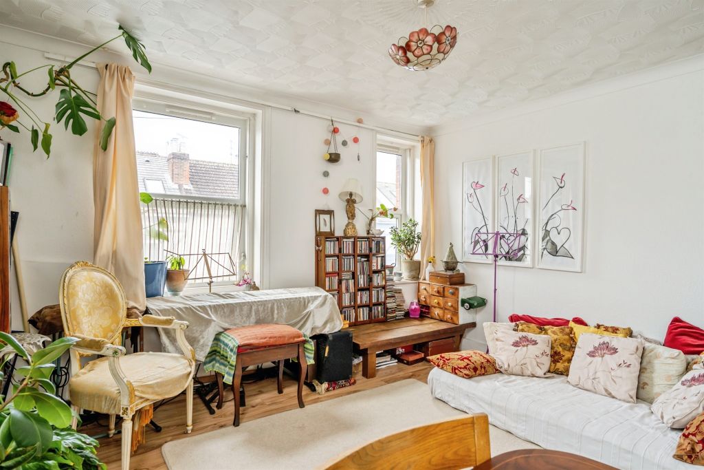 Property photo 3 of 8