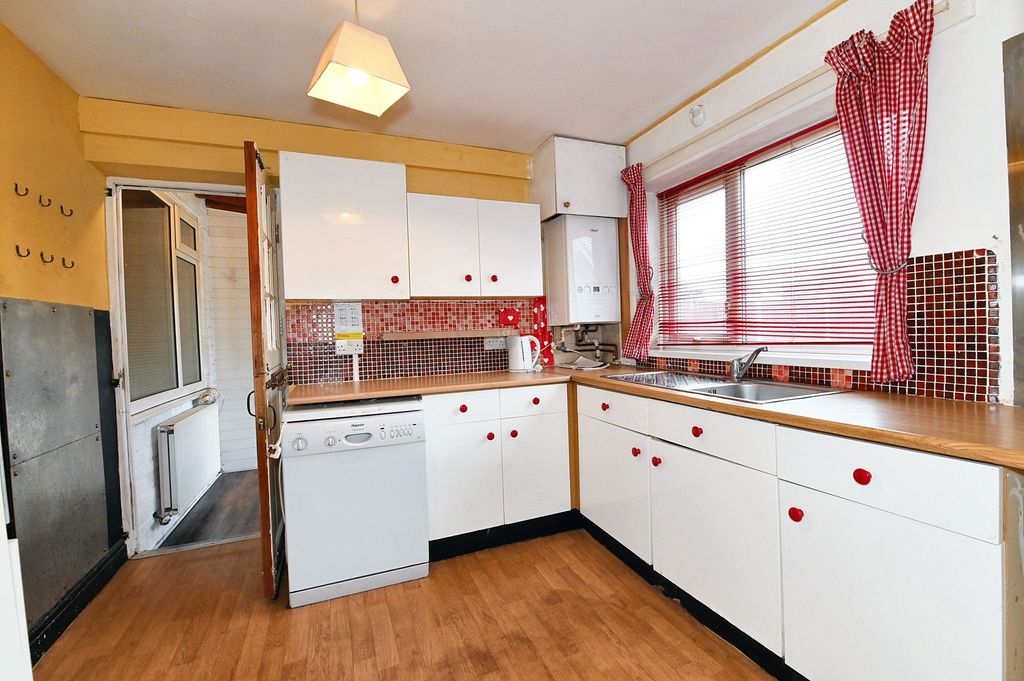 Property photo 3 of 15