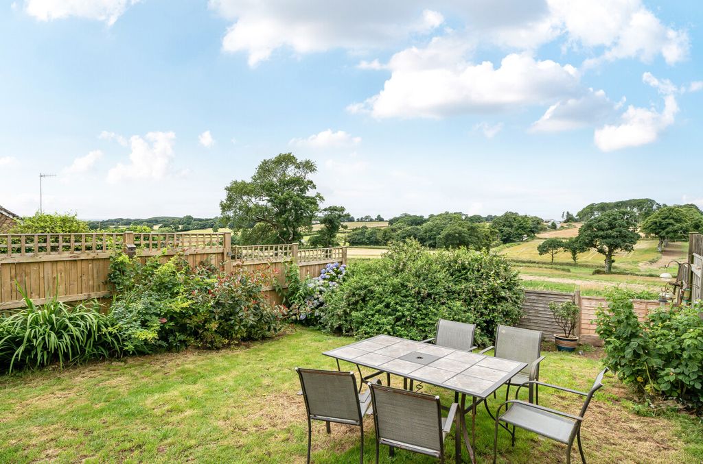 Property photo 3 of 16 1315500-3-685c1Bf...