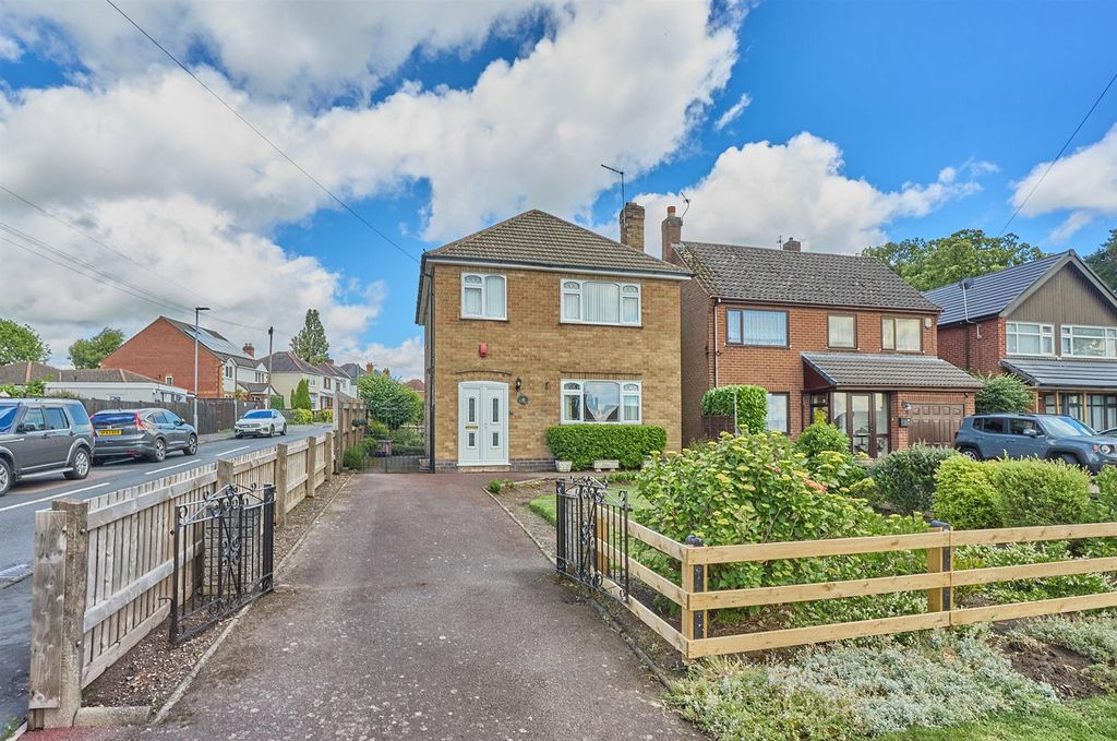Property photo 1 of 17 Hollycroft Hinckley_15.Jpg
