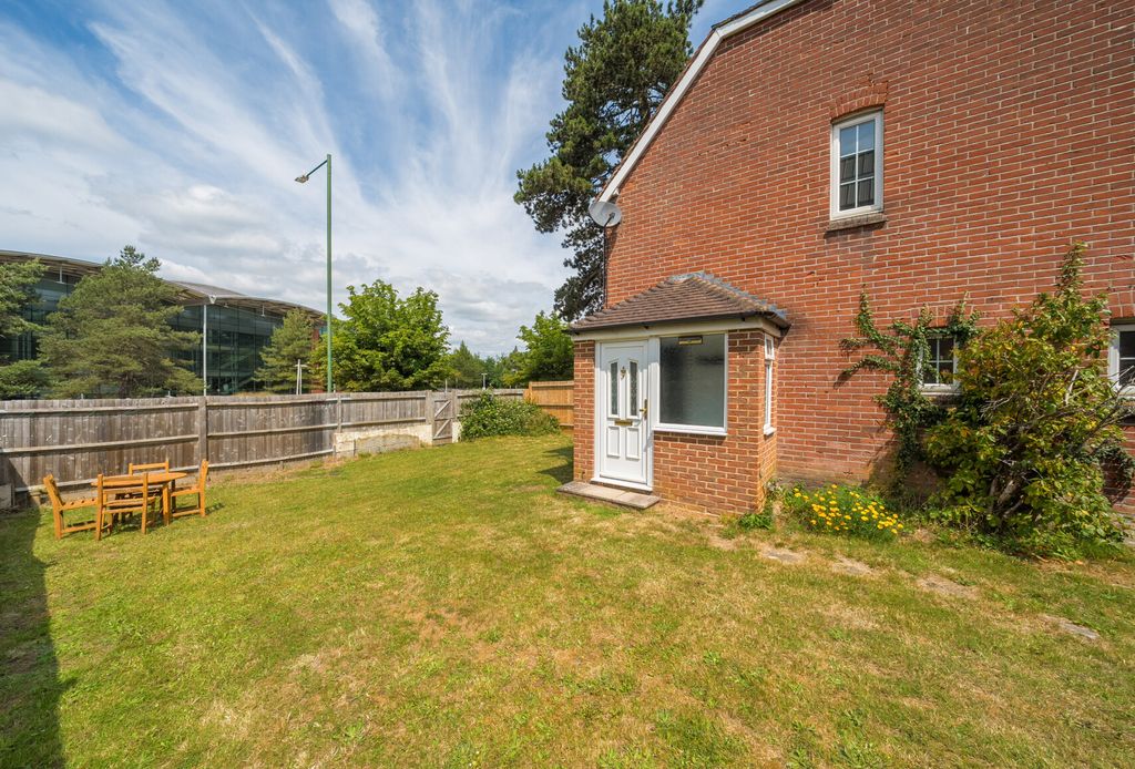 Property photo 2 of 14 1311208-3-6851550...