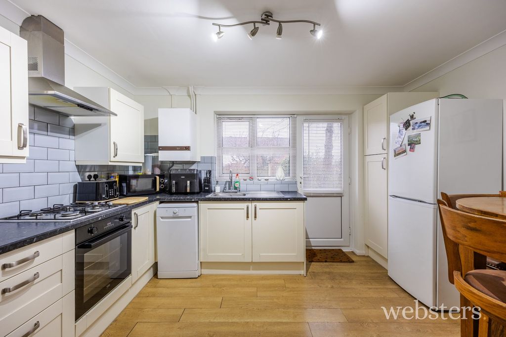 Property photo 3 of 14