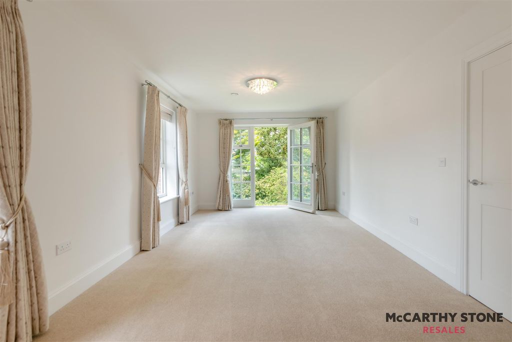 Property photo 3 of 14 8595907-Interior09.Jpg