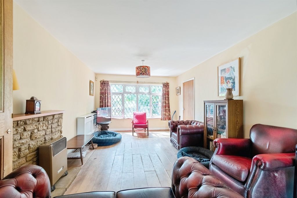 Property photo 3 of 18