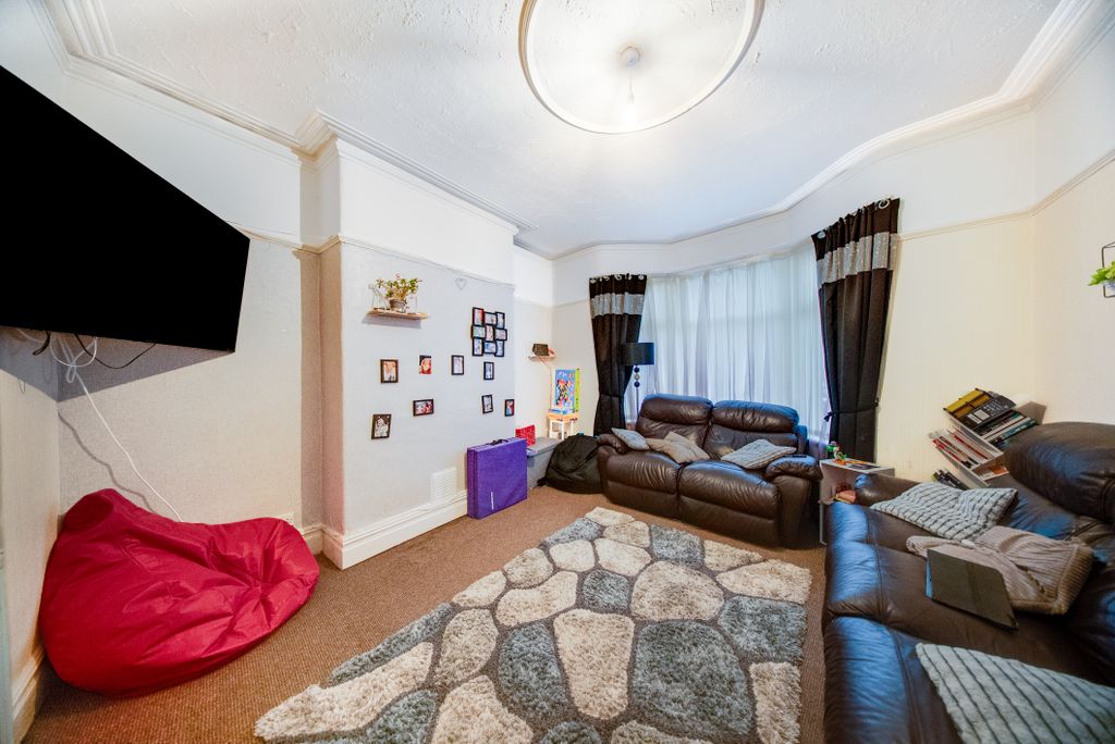 Property photo 2 of 26
