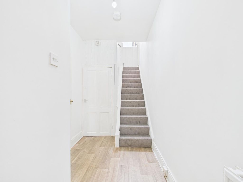 Property photo 3 of 13 Hallway