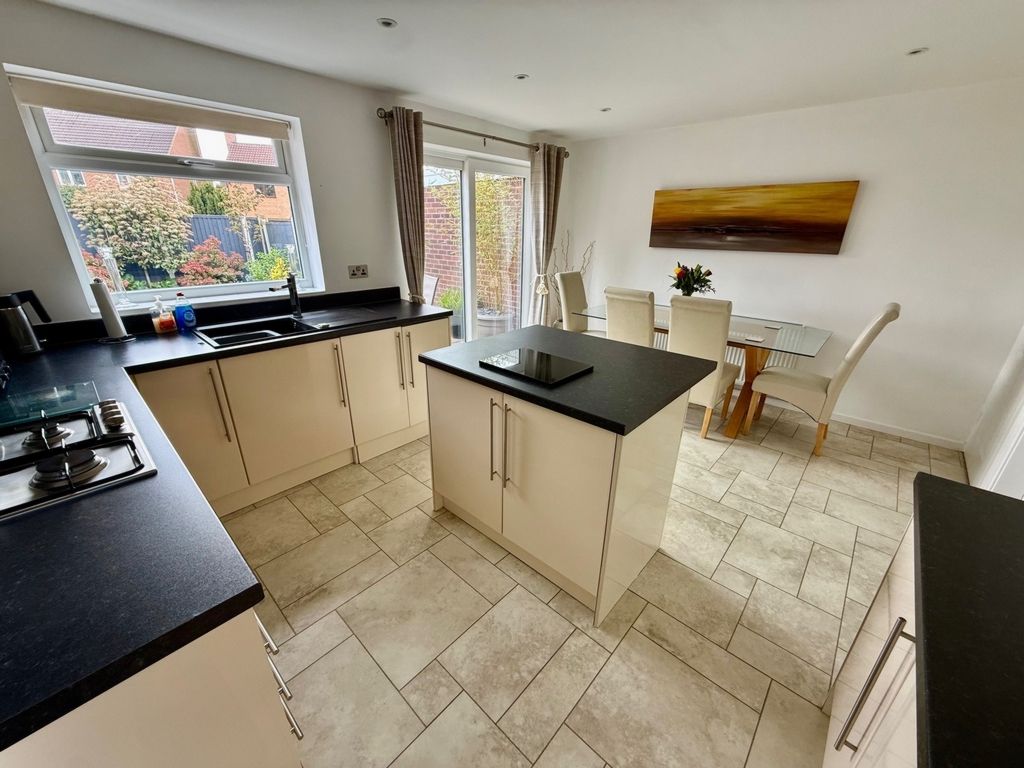 Property photo 3 of 15 Photo 13