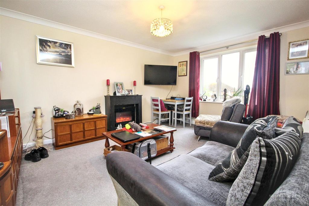Property photo 2 of 12 Living Room