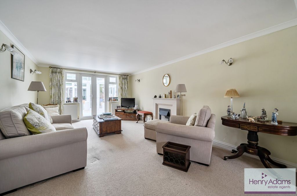 Property photo 2 of 21