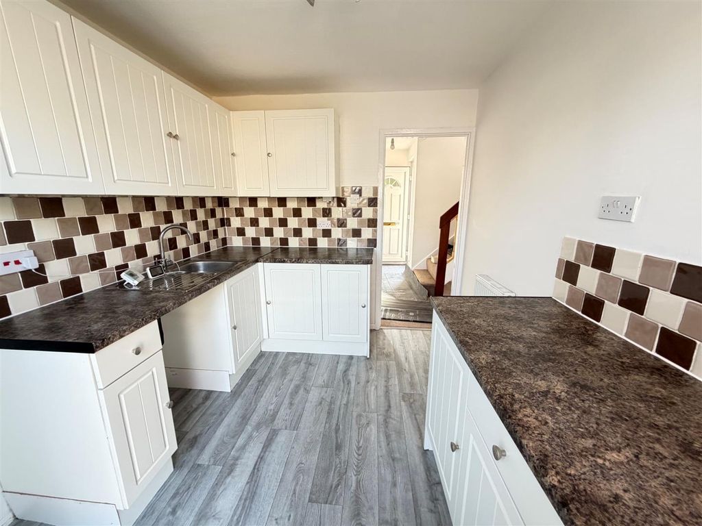 Property photo 2 of 11 Kitchen.Jpg