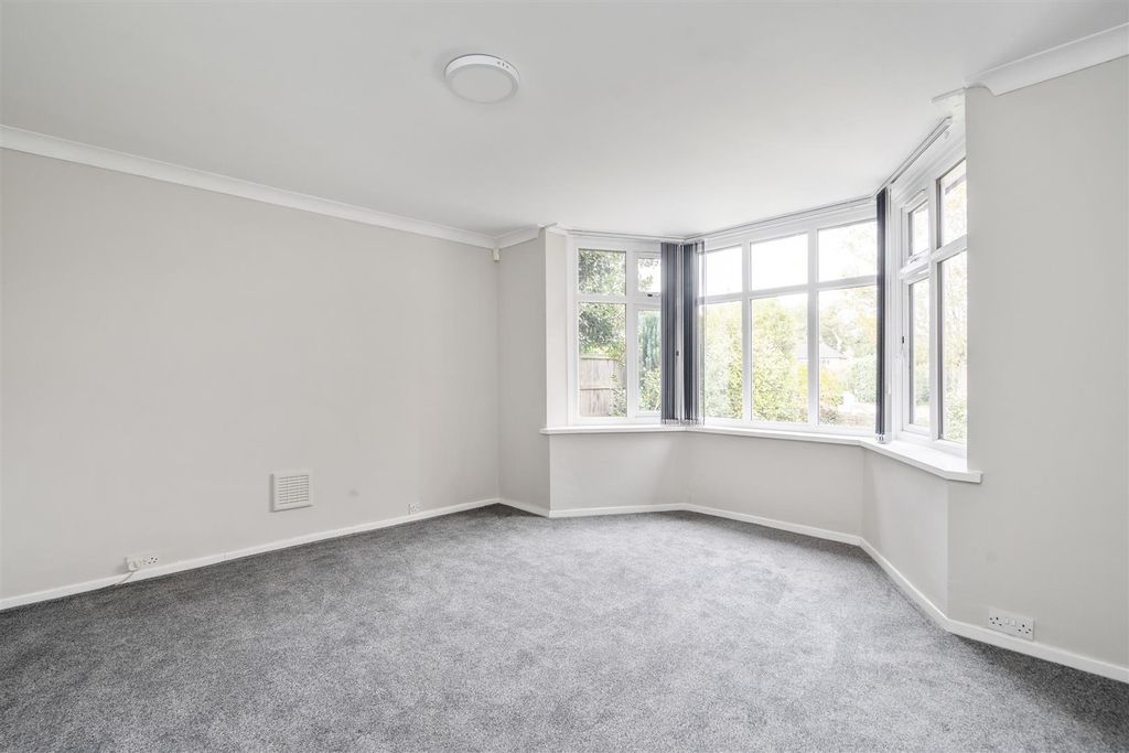 Property photo 3 of 14 2 Wilmcote Road_11.Jpg