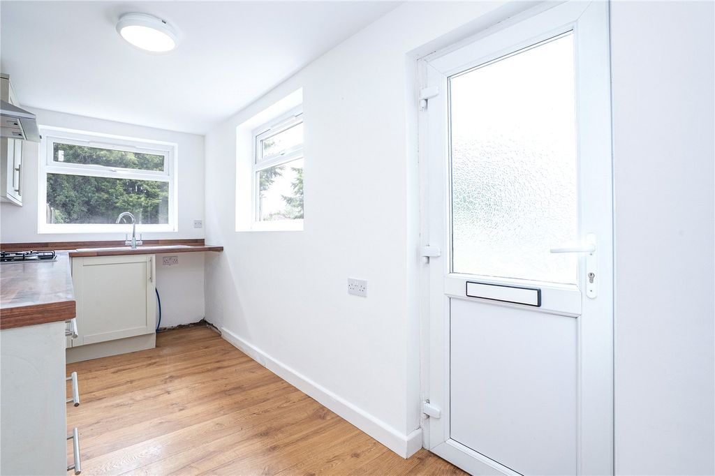 Property photo 3 of 19 Picture No. 16
