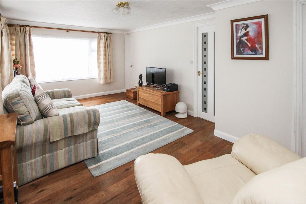 Property photo 2 of 12 Img_1975-3.Jpg