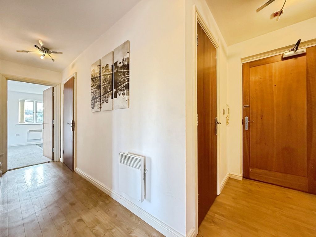 Property photo 2 of 11 4385053