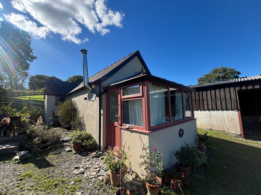 Property photo 3 of 27