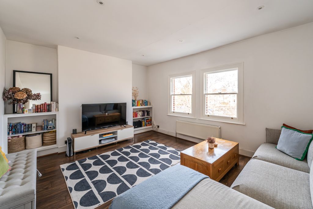 Property photo 2 of 21