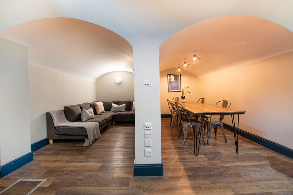 Property photo 1 of 13 Flat 23, Shoe And Boot, Living Room 1