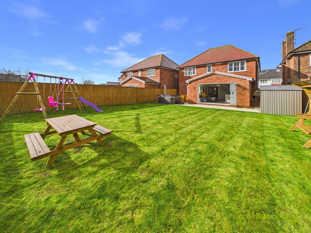 Property photo 3 of 42