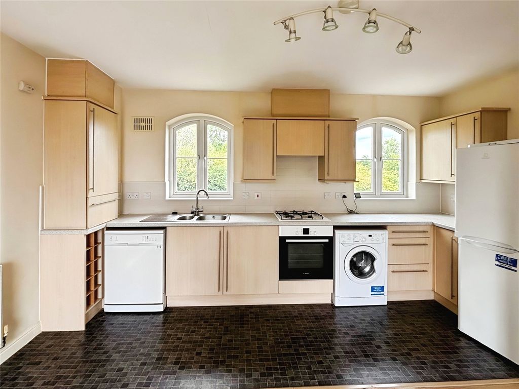 Property photo 3 of 11 Kitchen