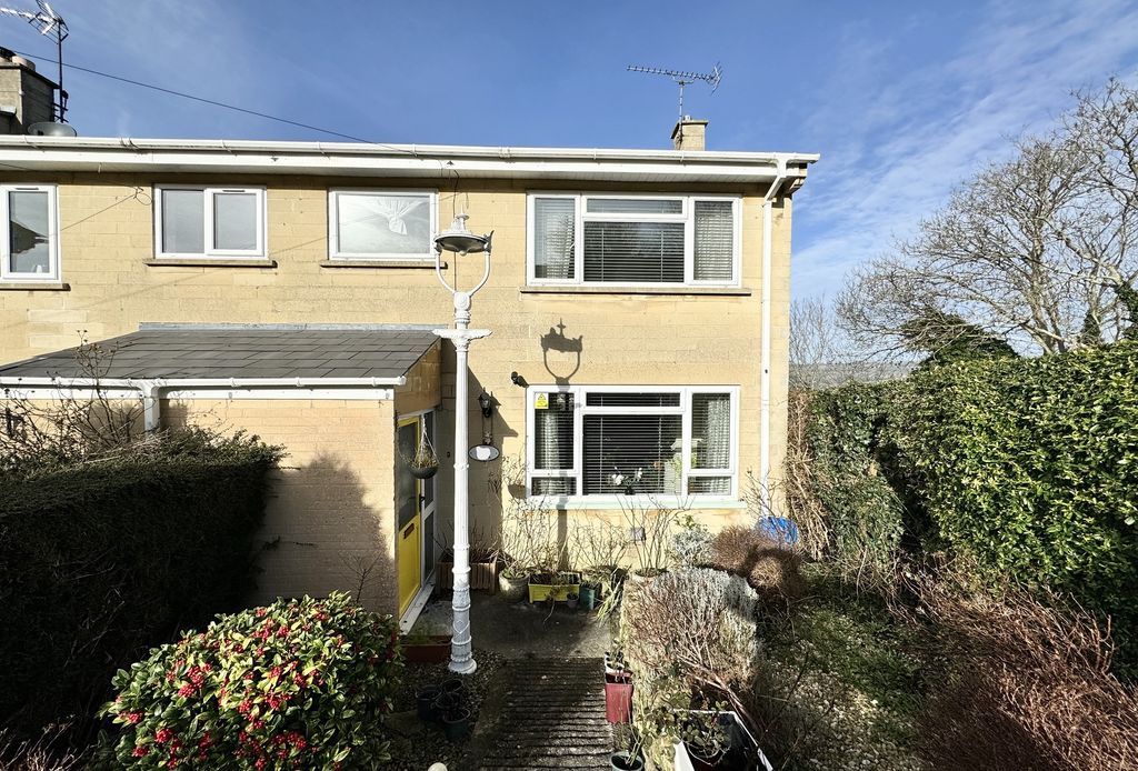 Property photo 1 of 10 Exterior
